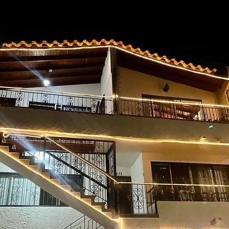 Alojamiento Laureles Estadio Медельин Экстерьер фото